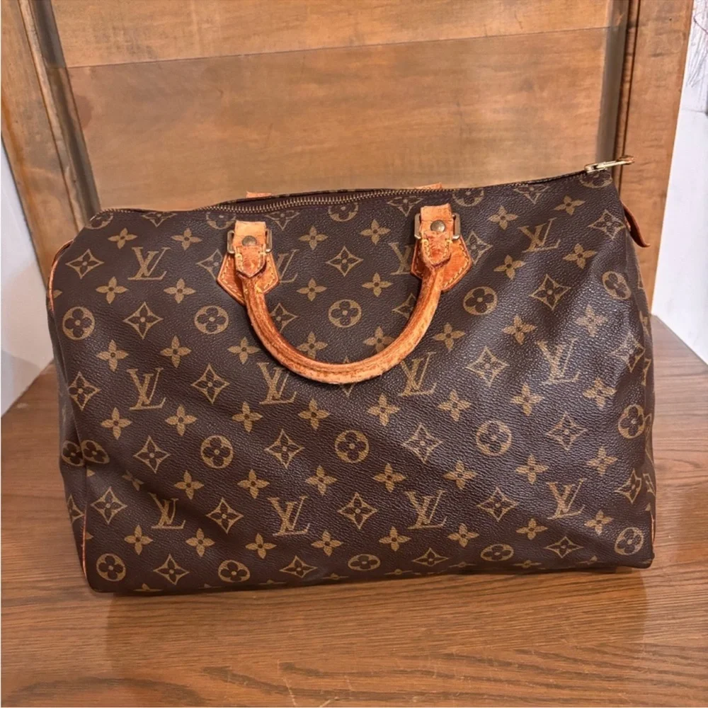 Louis Vuitton Monogram SPEEDY 35 - Picture 10 of 14